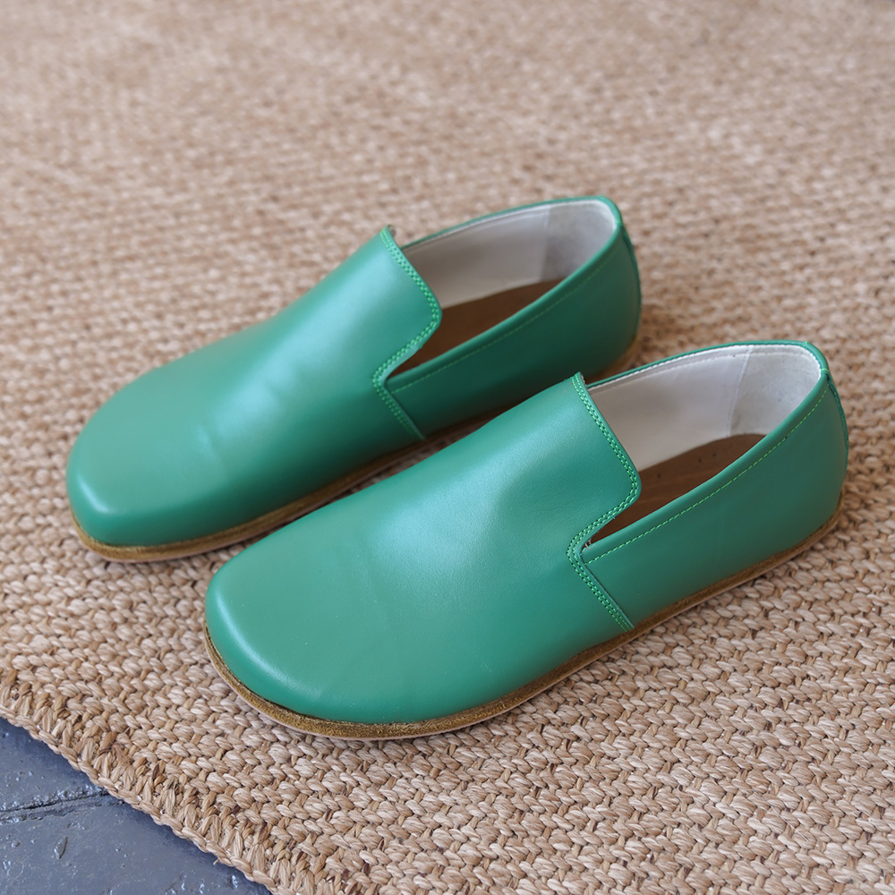 BAREFOOT