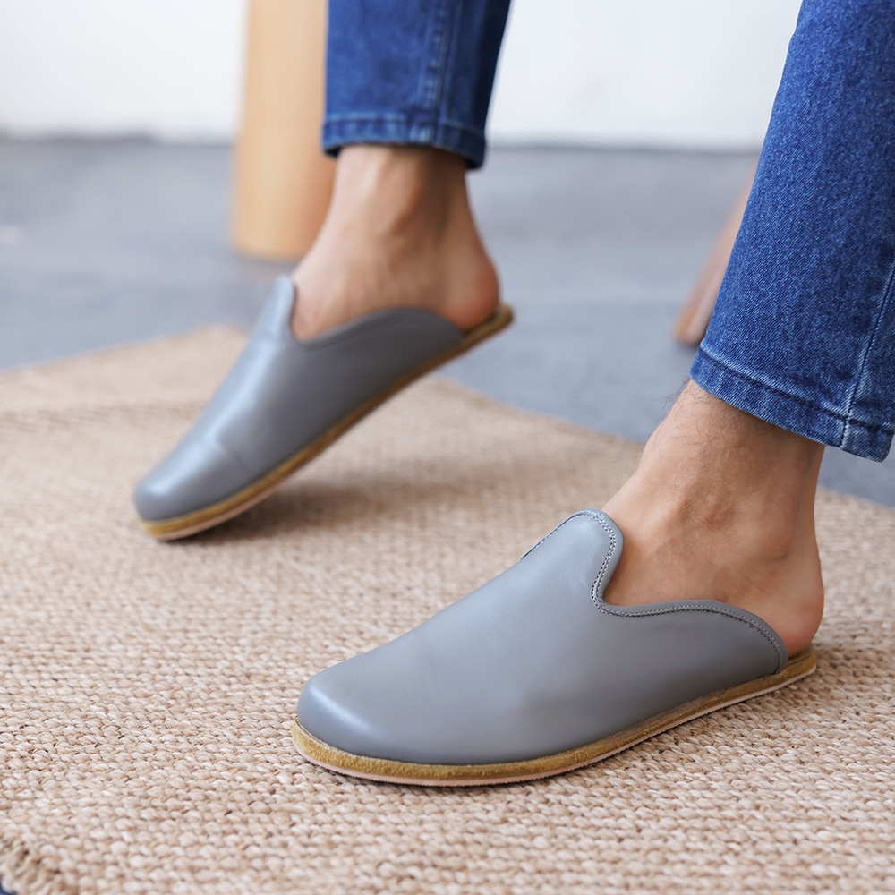 BAREFOOT