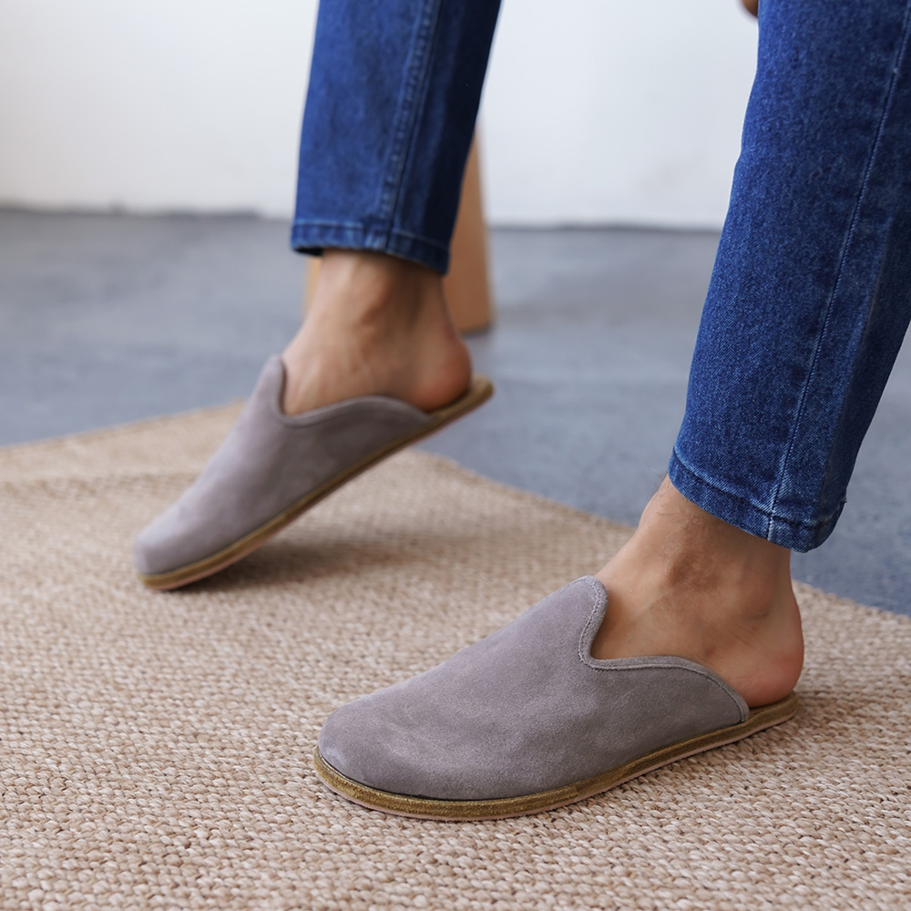 BAREFOOT